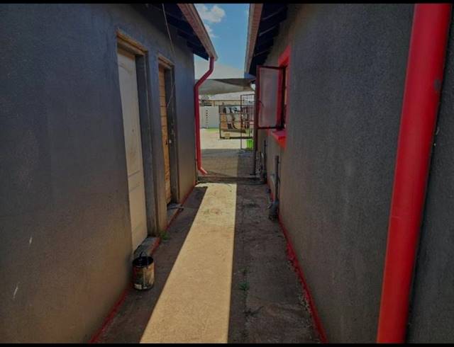 2 BEDROOM HOUSE FOR SALE IN THE ORCHARDS